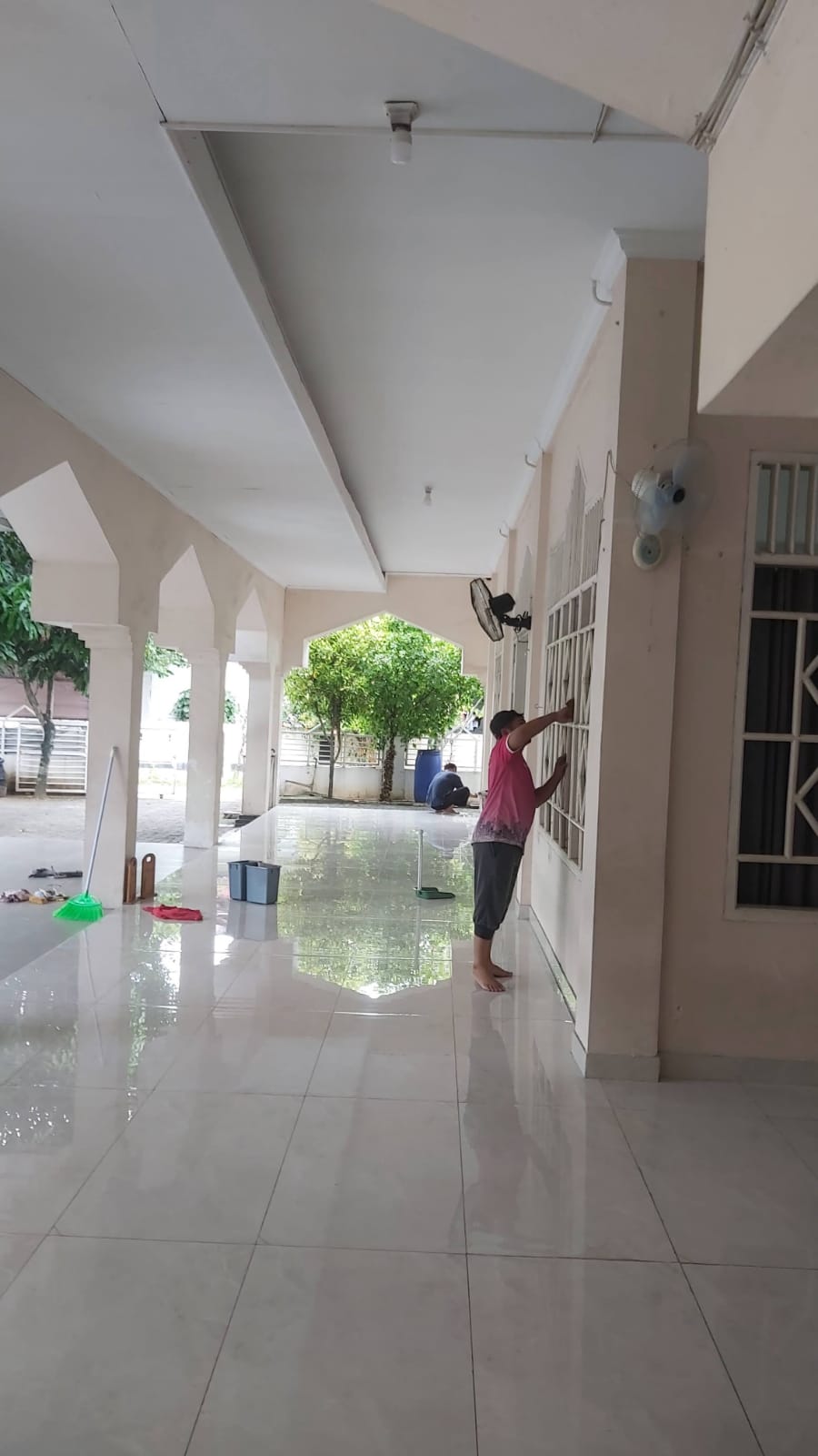 Renovasi Kusen Jendela Masjid